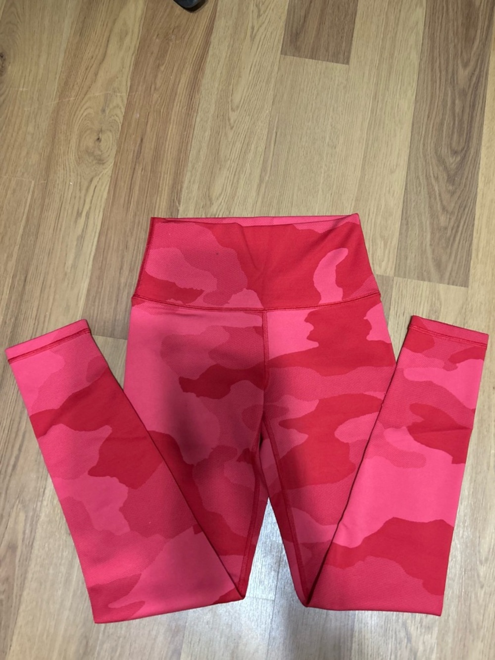 OFFLINE by Aerie Real Me Camo Leggings Red Pink 7/8 Length Size S/P